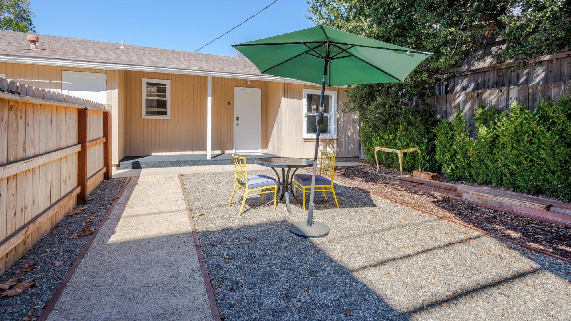 Solvang Bungalow B Bagian luar foto